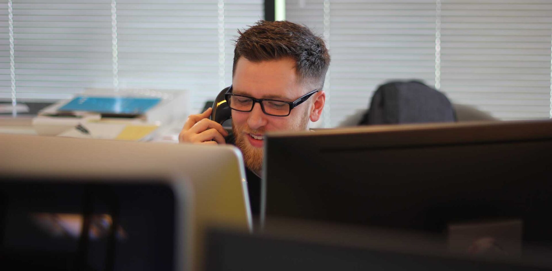 man calling a shipper and posing as a legitimate freight broker